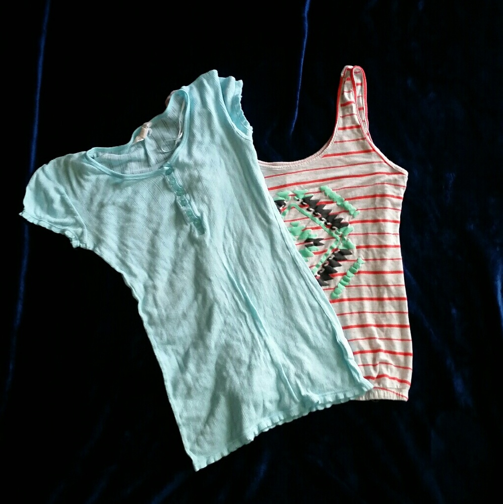 Bundled 2 L tops